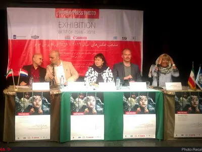  ۱۴۱ عکس از ورد پرس فوتو بر دیوار فرهنگسرای نیاوران جا می‌گیرد