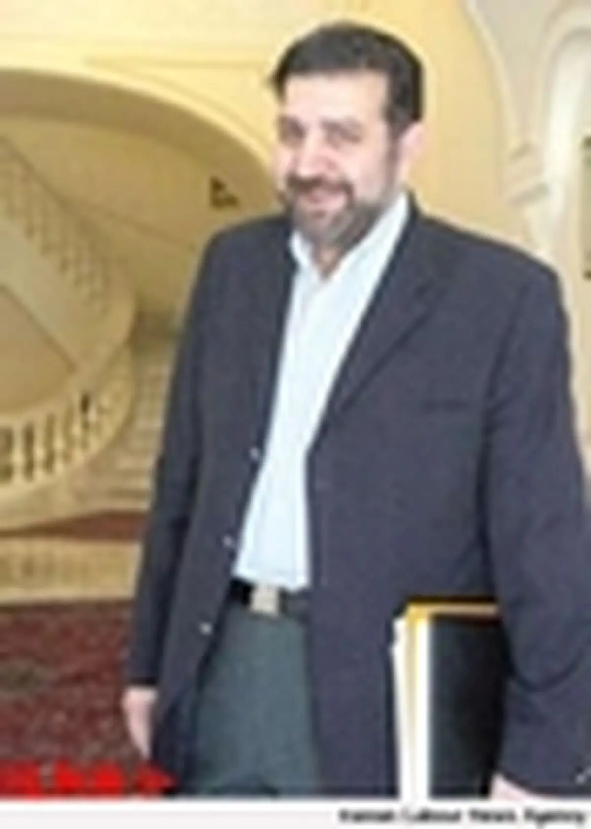 هیچ گروه و حزبی نمی‌تواند خود را نسبت به دیگری برتر بداند