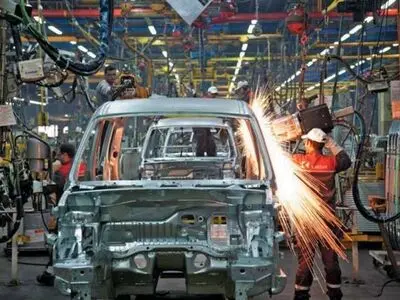 تدبیر خودروسازان و قطعه سازان برای جلو انداختن تعطیلات تابستانی