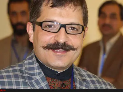 روحانی در مقابل هجمه‌های ناجوانمردانه، دست از نجابت بردارد