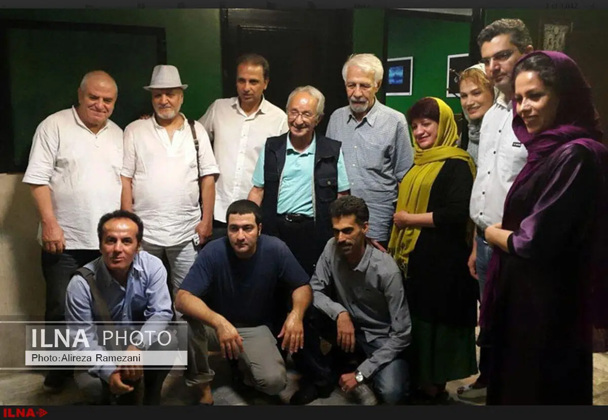 تئاتر جدی با چنین نمایش‌هایی زنده است