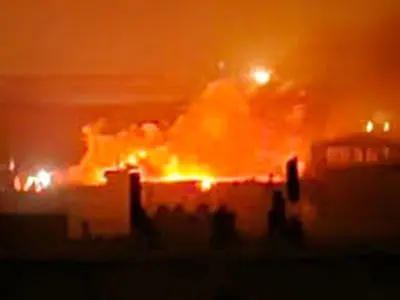  آتش زدن حسینیه به دست آشوبگران در فردیس کرج + فیلم