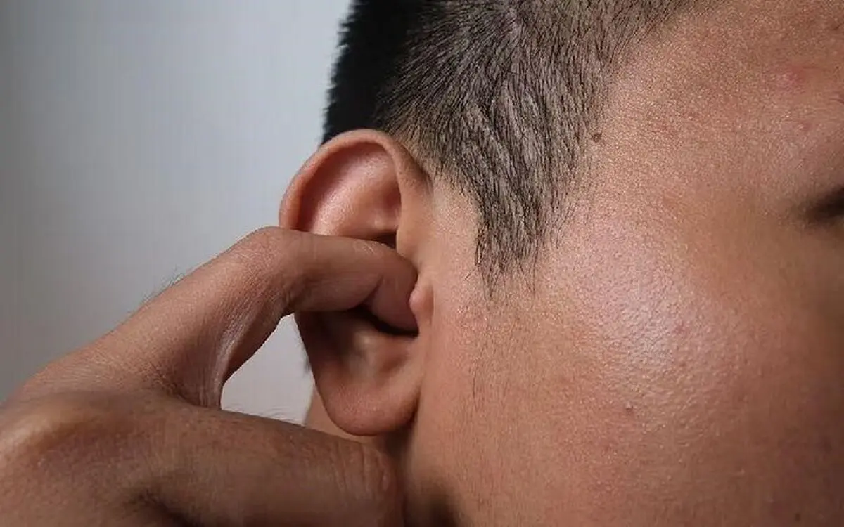 چرا گوش‌تان می‌خارد؟ 