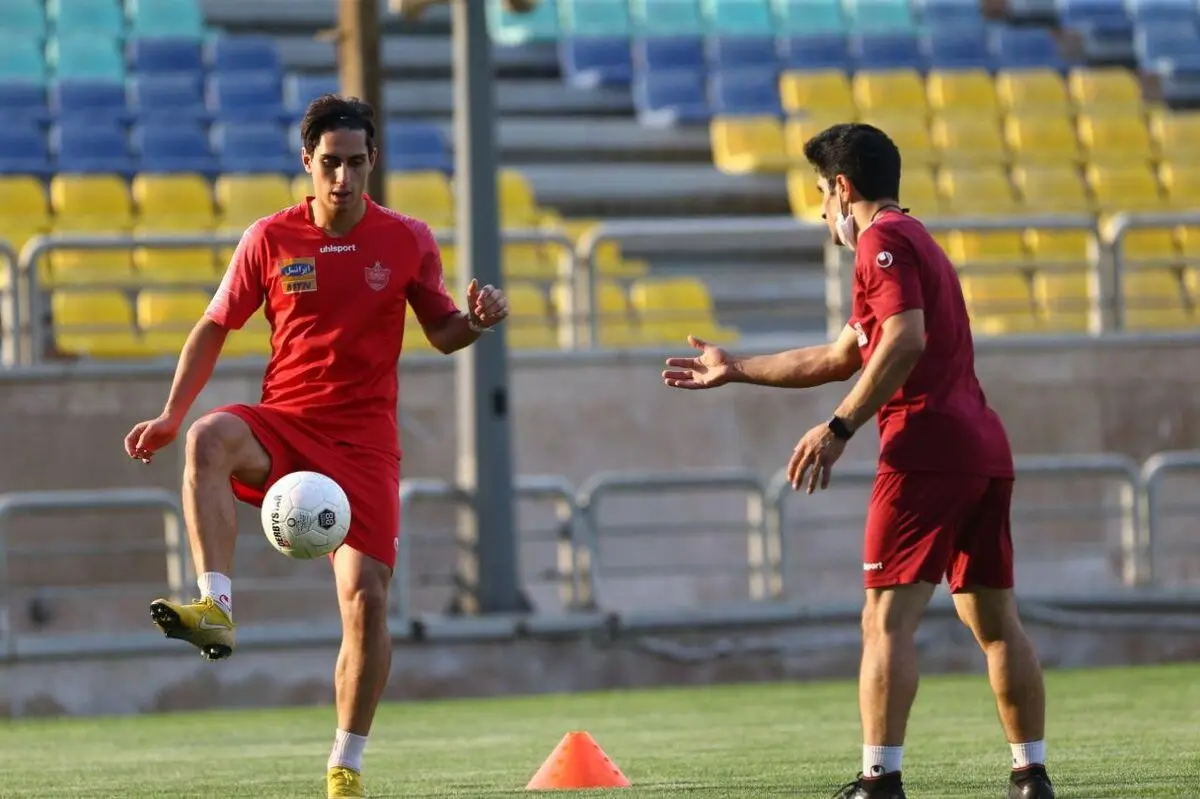 محمد نادری اجازه بازی برای پرسپولیس را ندارد؟