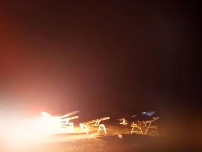 حمله پهپادی به فرودگاه کویت؛ آتش‌سوزی گسترده در مخازن سوخت