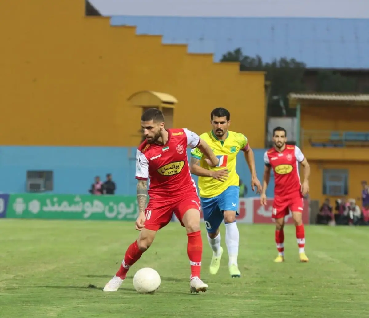 صنعت نفت یک - پرسپولیس ۲ / عبور از نفت با دبل شیخ