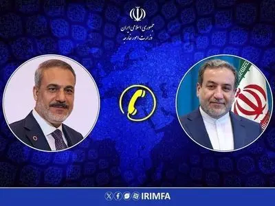 عراقجي ونظيره التركي یؤکدان على استمرار التعاون الإقليمي