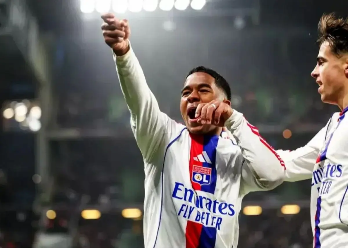 دریبل کشویی پدیده ۱۷ ساله به ستاره رئالی!