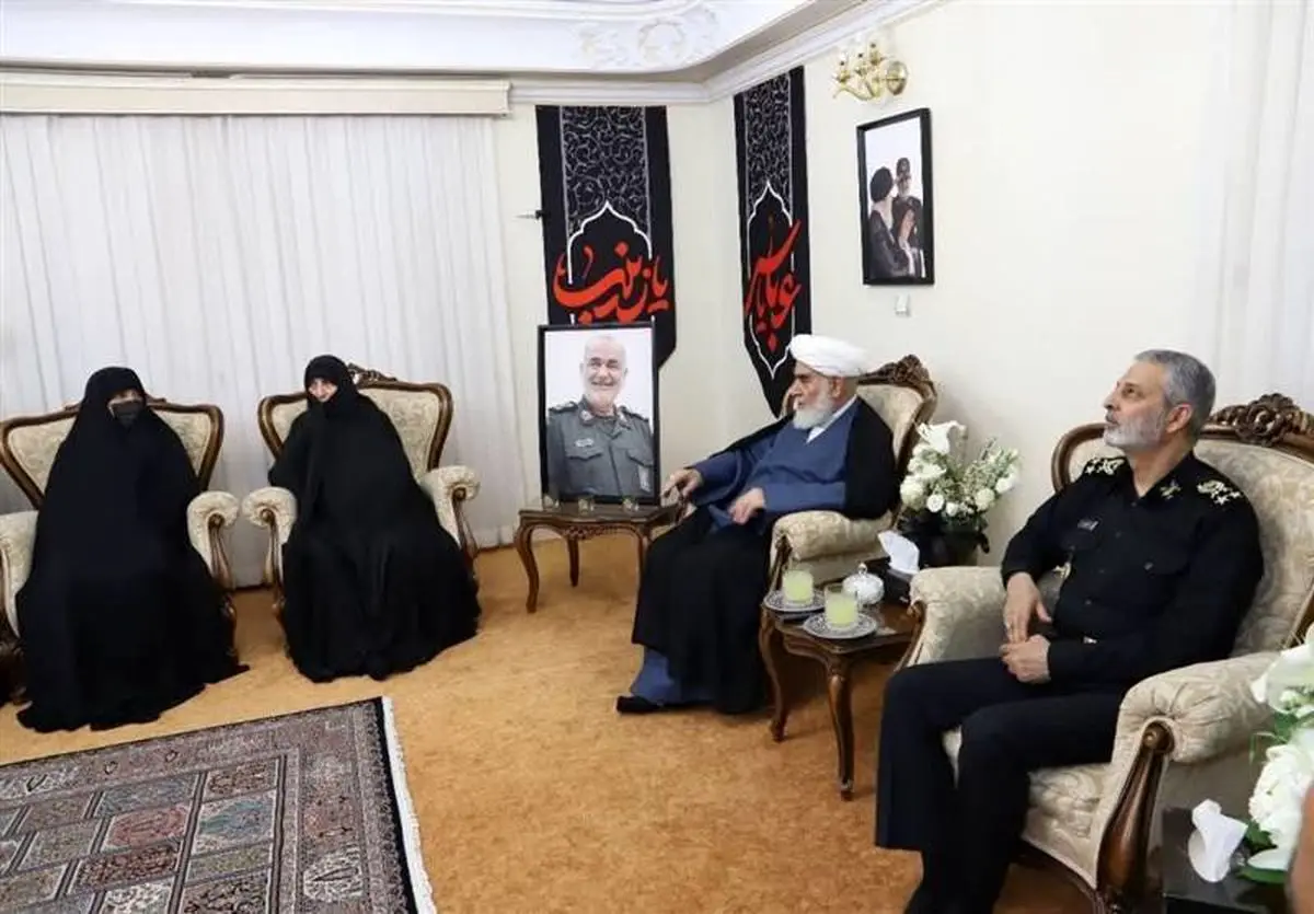 دیدار حجتالاسلام گلپایگانی و سرلشکر موسوی با خانوادههای شهدای اقتدار