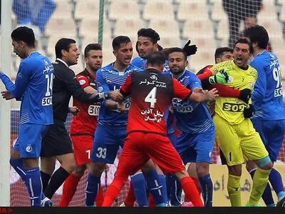 ممنوعیت استقلال، پرسپولیس و تراکتور از جذب بازیکن