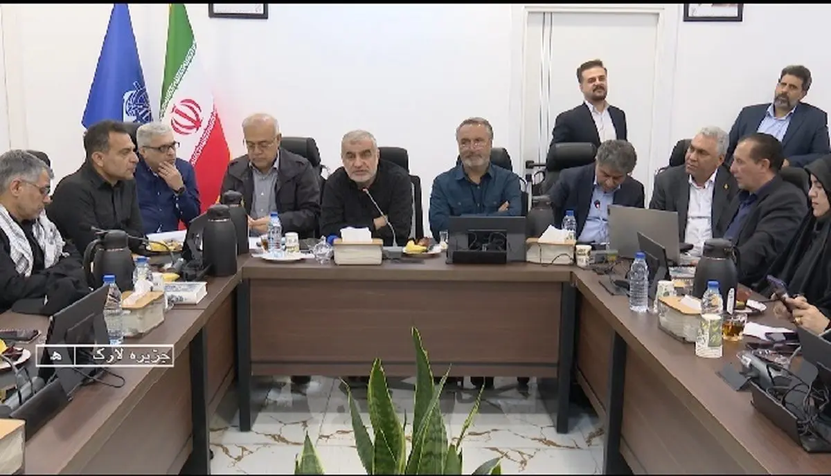 تدوین قانون مدیریت تنگه هرمز در مجلس