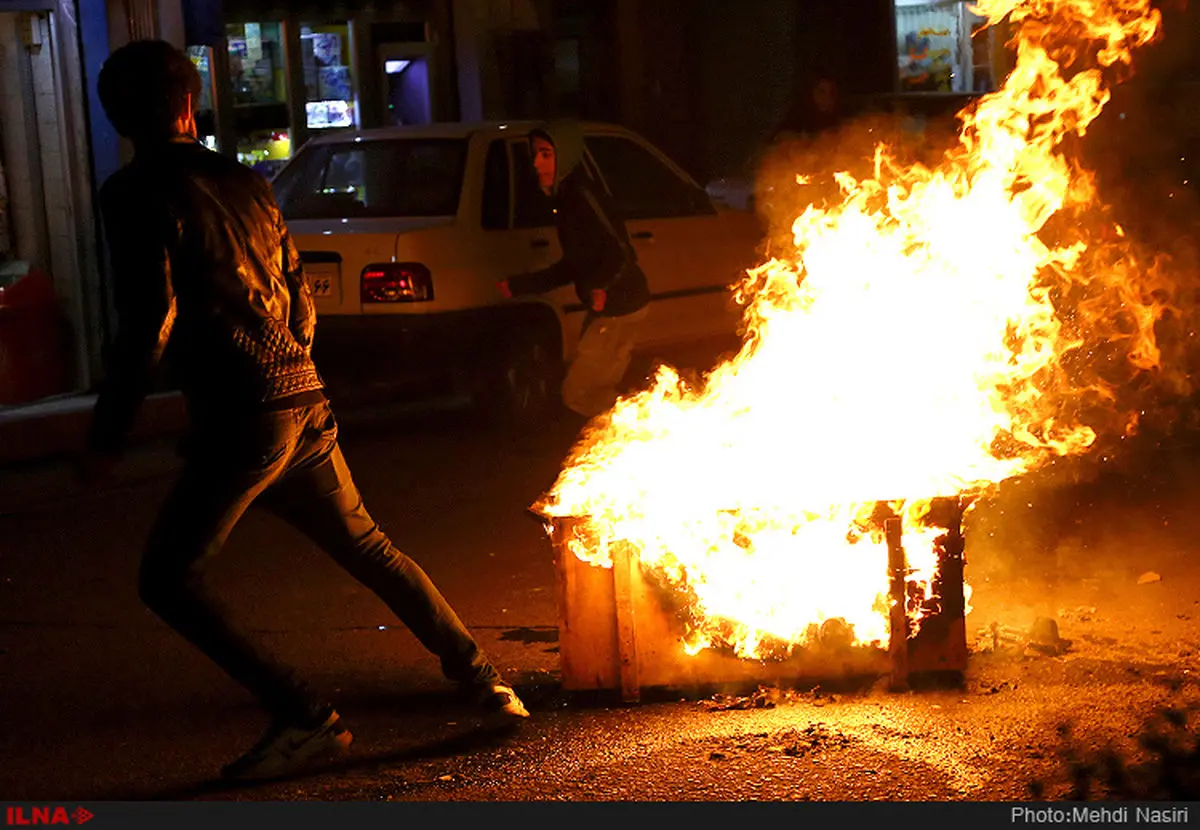 افزایش آمار مصدومان حوادث چهارشنبه آخر سال به ۱۱۵ نفر/ ۹ فوتی تا این لحظه/ انفجار آمبولانس اورژانس/ فوت جوان ۲۷ ساله بر اثر قطع دست و پا   