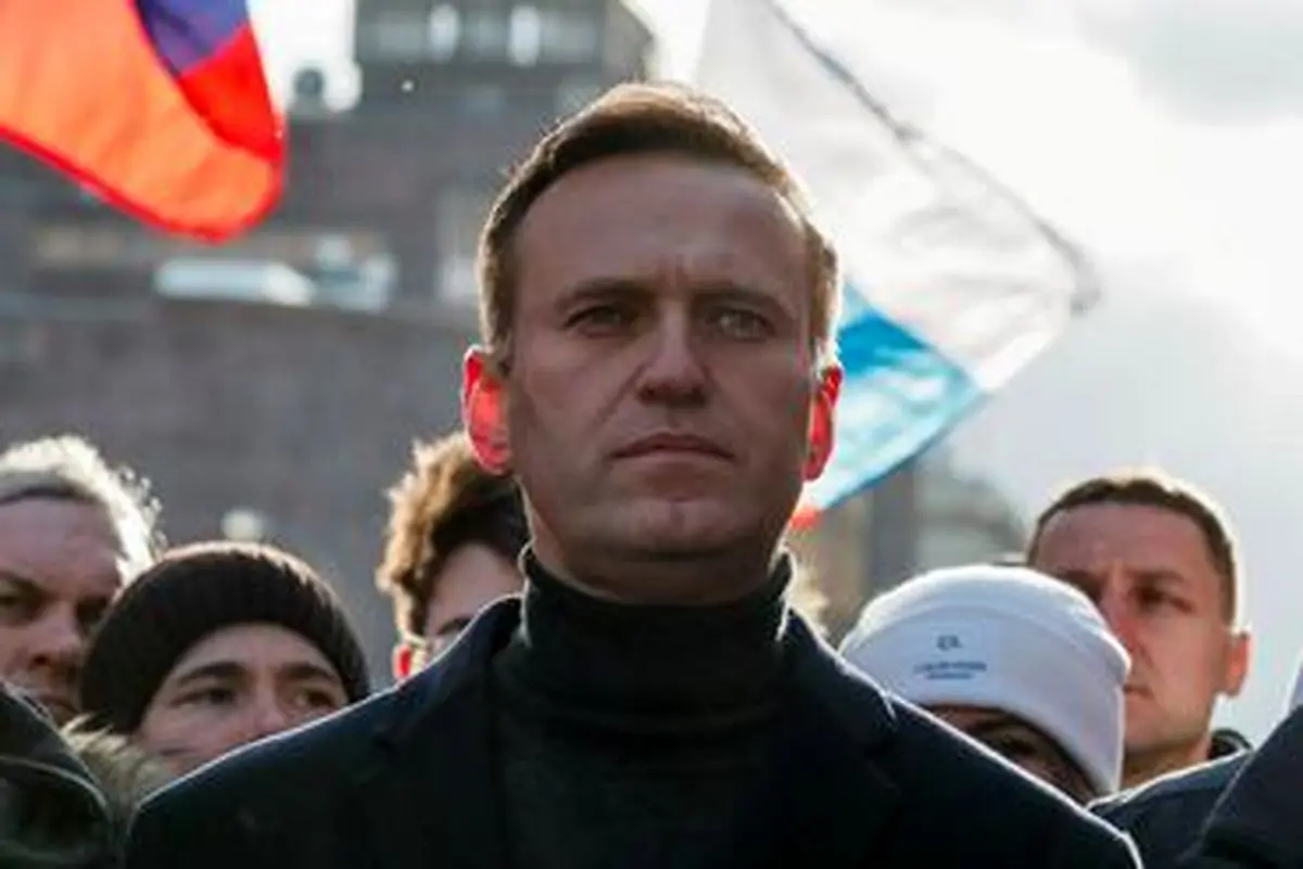 Russia gives Kremlin critic Navalny an ultimatum: Return immediately or face jail