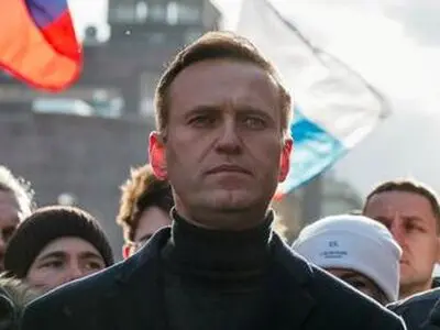 Russia gives Kremlin critic Navalny an ultimatum: Return immediately or face jail