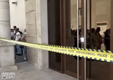 اعتراض صدها کارگر ارمنی به بلاتکلیفی/ مالک میلیاردر دستگیر شد