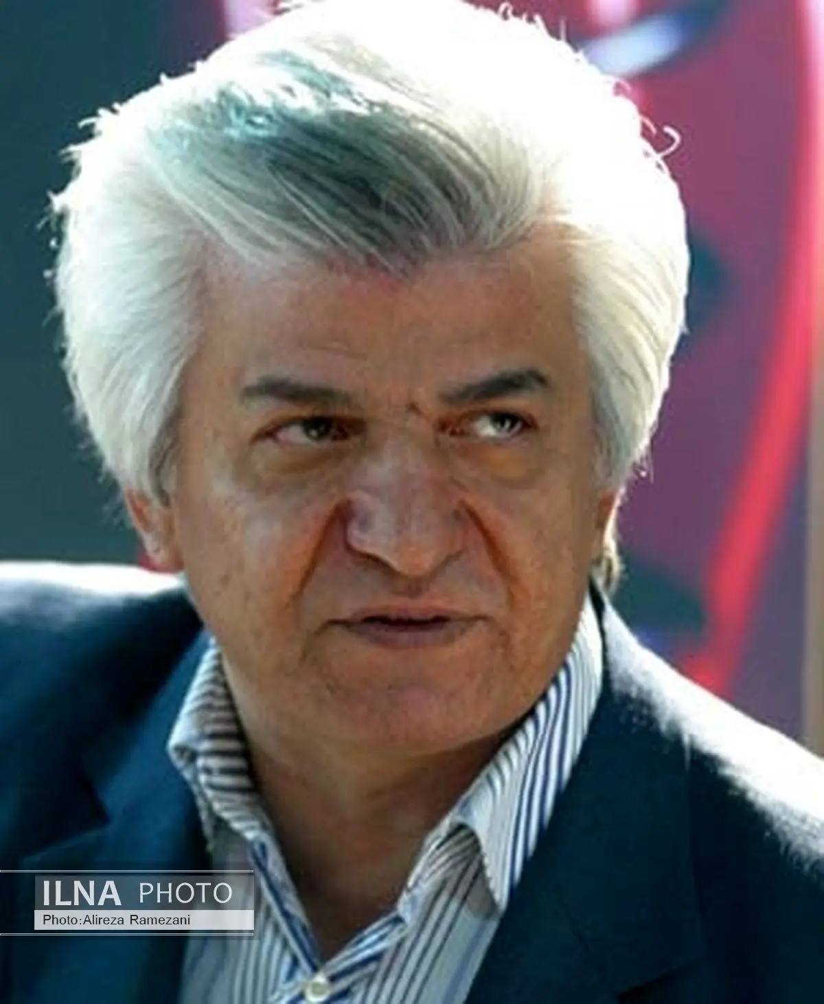 مطبوعات اجازه دهند پژو و ایران خودرو کار خودشان را کنند