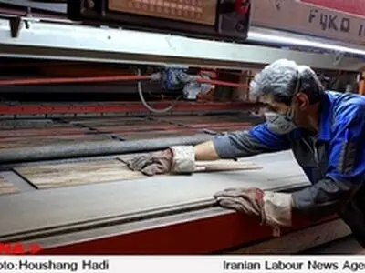 جلوگیری کارفرما از ورود ۳۰۰ کارگر «راک سرامیک» به کارخانه