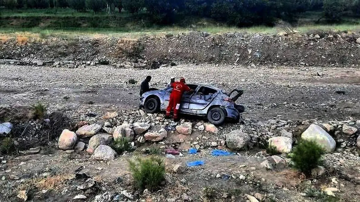 سقوط خودرو داخل رودخانه در ارومیه ۴ مصدوم بر جای گذاشت