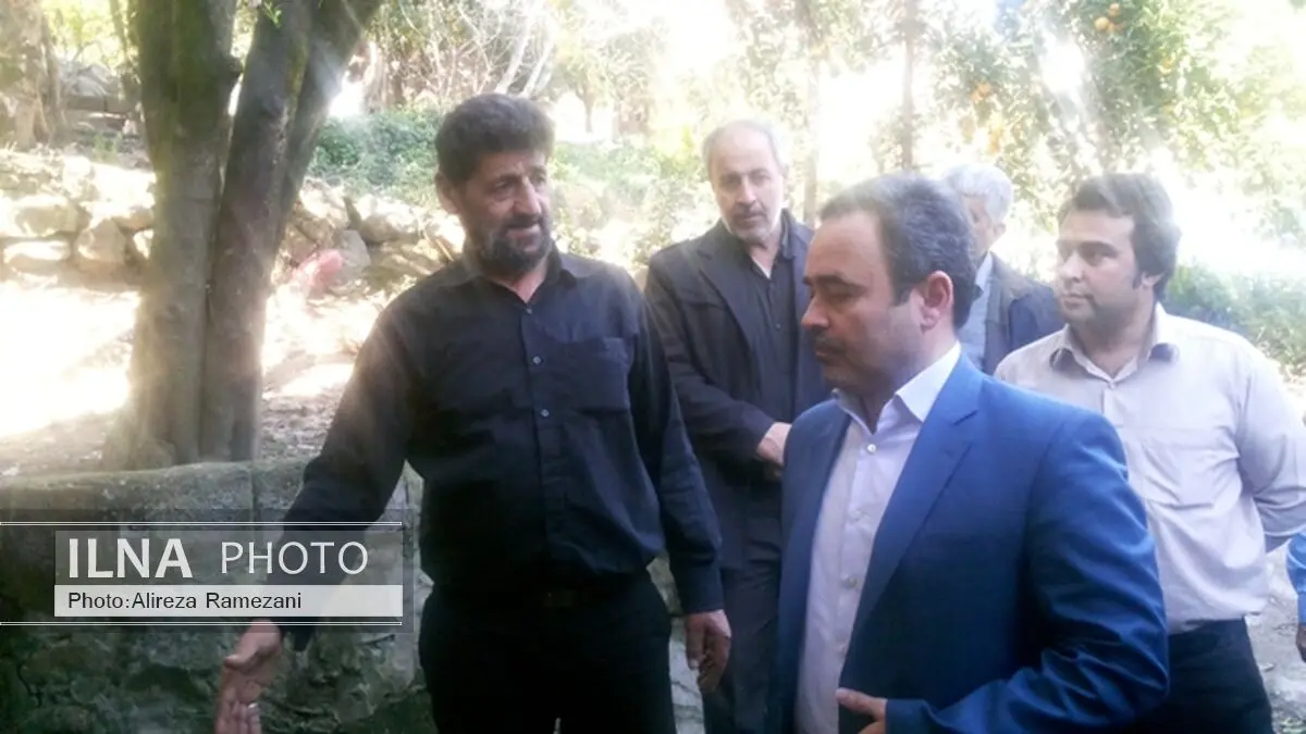 تخلیه سه خانوار از روستای آزارکی بخش رحیم آباد رودسر براثر رانش زمین