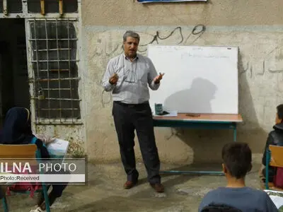 غمِ «شاد» کم بود ماسک هم اضافه شد/ کارگران امسال نمی‌توانند فرزندانشان را به مدرسه بفرستند/ چه بر سر اصل ۳۰ قانون اساسی آمده؟!