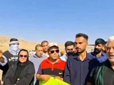اعتراض جوانان بومی مقابل پالایشگاه لیشتر/ روند جذب را شفاف‌سازی کنید