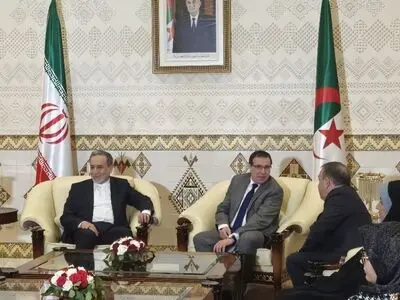 وزير الخارجية الإيراني يزور الجزائر لبحث القضايا الثنائية والإقليمية