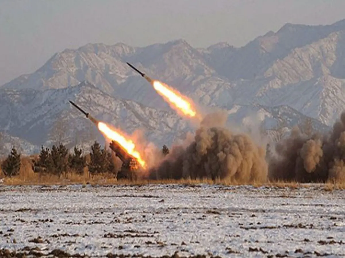 کره‌شمالی ۲ موشک زمین به هوا آزمایش کرد
