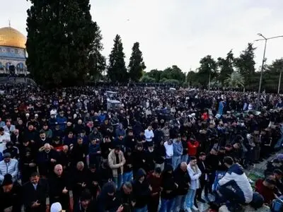 اقامه نماز عید فطر با حضور بیش از ۶۰ هزار فلسطینی در مسجد الاقصی