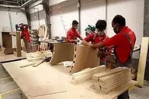 زندگی در چاه فقر با ۵ ماه حقوق معوق/ بدون پول روی رفتن به خانه نداریم