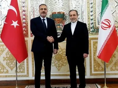 ملفّا لبنان وسوريا على طاولة البحث... عراقجي يكشف فحوى لقائه مع فيدان