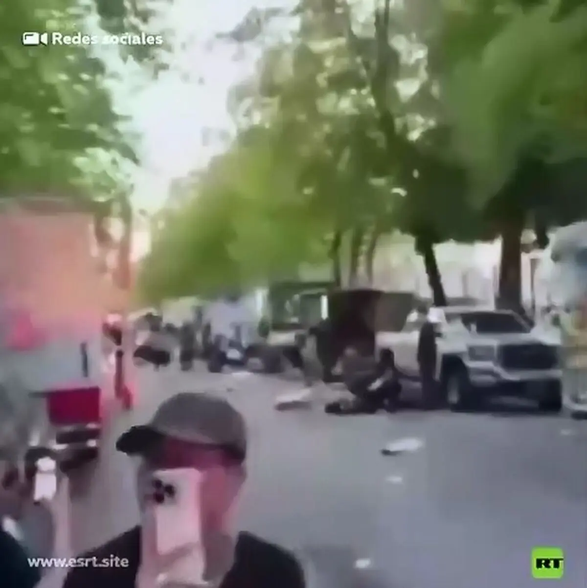 ورود خودرو به میان جمعیت در کانادا + فیلم