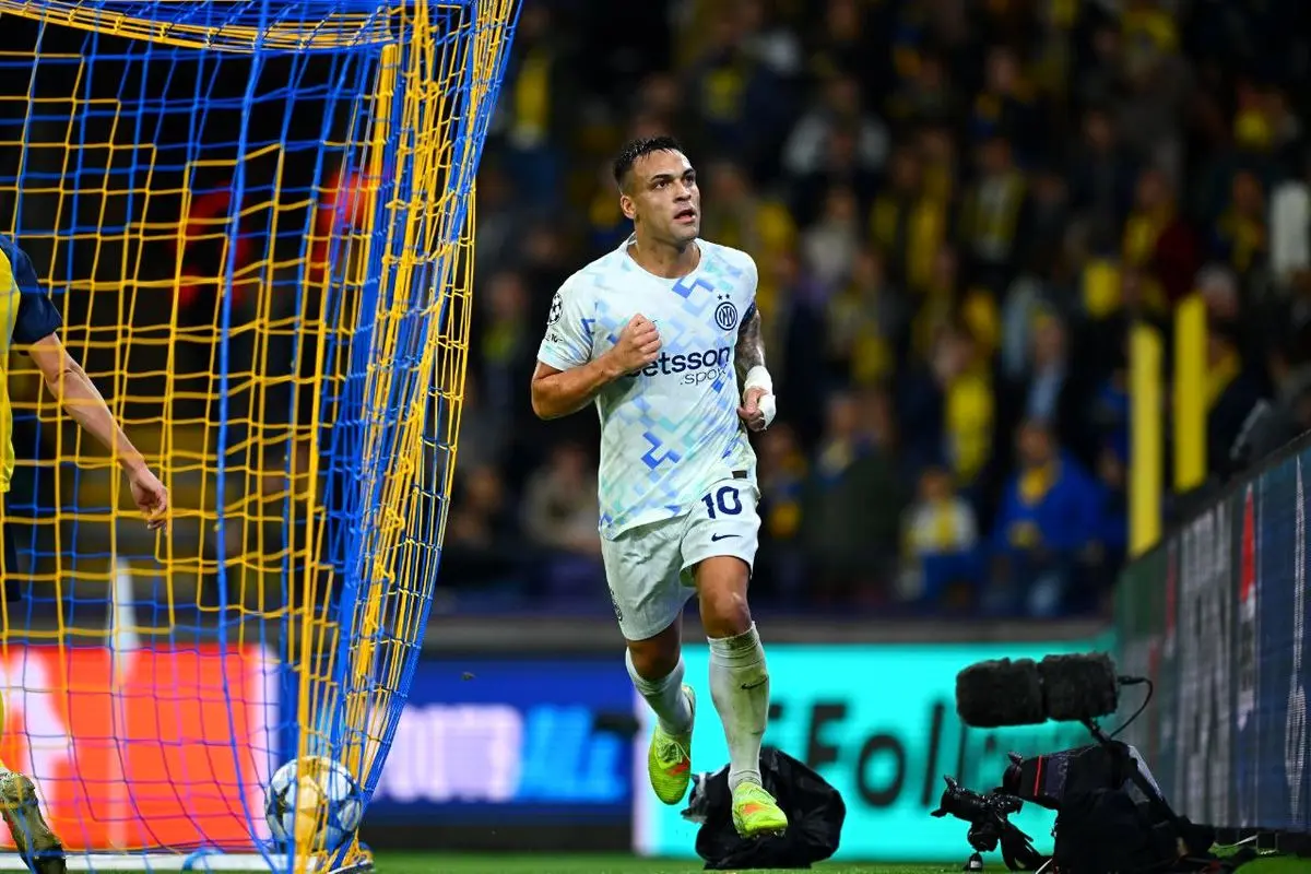 ویدیو: گل اول اینتر به جنوا توسط بیسک