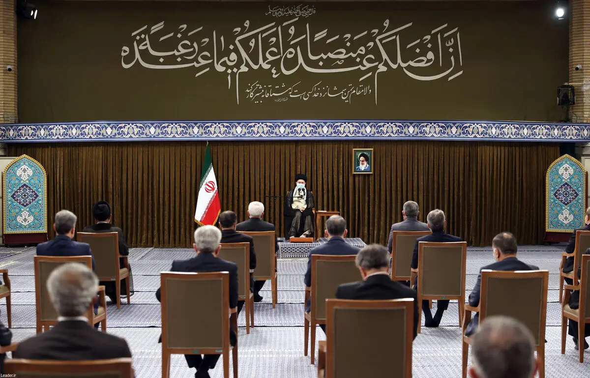 آخرین دیدار رئیس‌ و اعضای هیئت دولت دوازدهم با رهبر انقلاب 