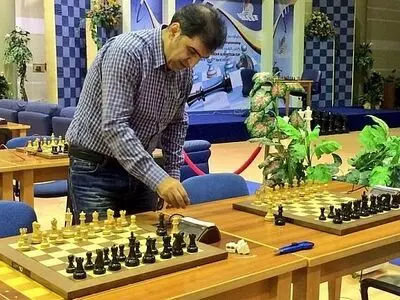 صحبت‌های بی‌ربط رئیس فدراسیون شطرنج به جای پاسخگویی در مورد علیرضا فیروزجا