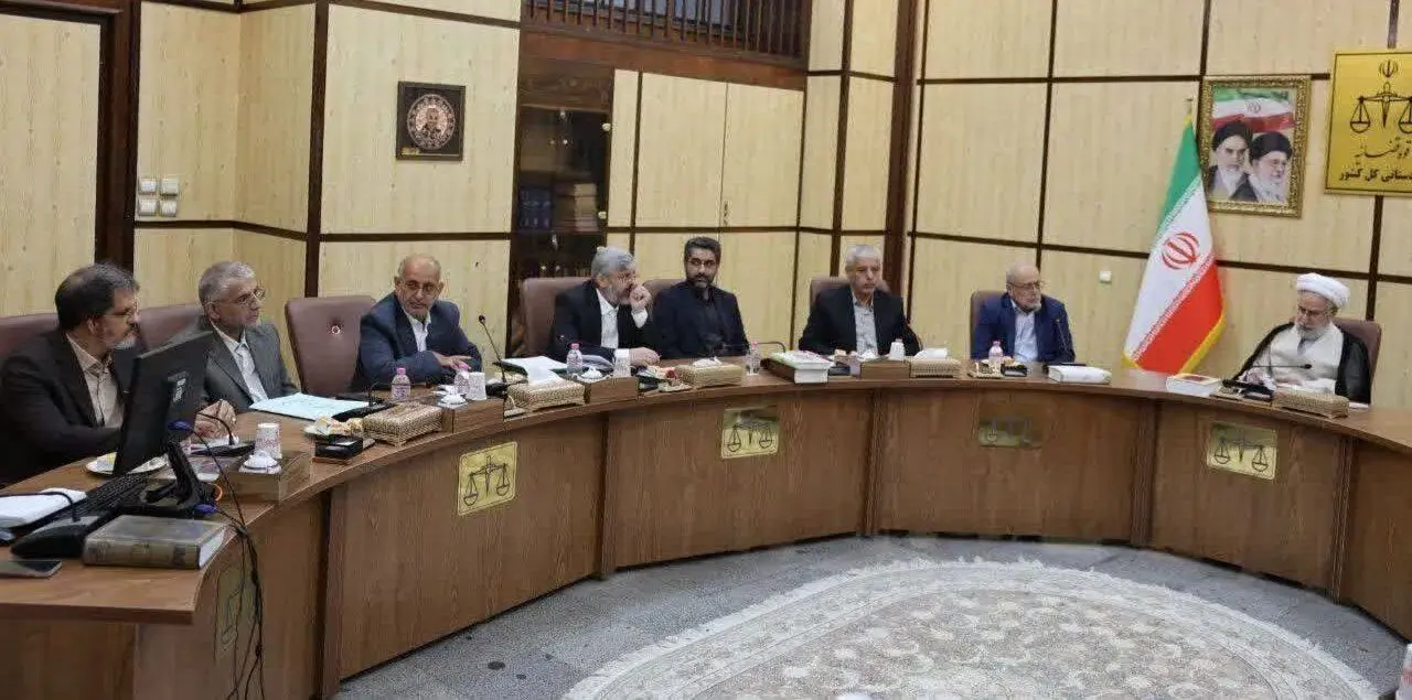ملت ایران ۴۷ سال است با طرد بیگانگان، اداره کشور را به فرزندان خود سپرده است