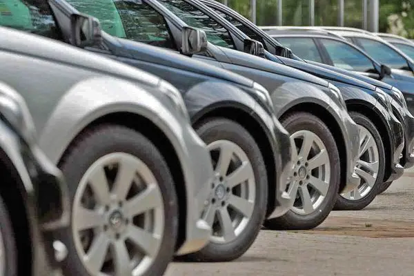 قیمت خودرو‌های ایران خودرو امروز دوشنبه ۸ اردیبهشت ۱۴۰۴ + جدول