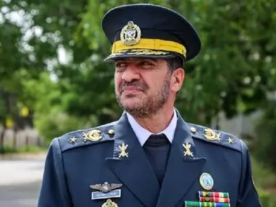 العمید صباحی فرد: إطلاق الصاروخ کان ردا على انتهاک طائرة مسیرة اجنبیة لأجواء البلاد