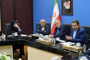 پایش وضعیت کالاهای اساسی در قرارگاه مرکزی تولید و تجارت/ آغاز پرداخت تسهیلات ارزی و ریالی به واحدهای صنعتی و پتروشیمی