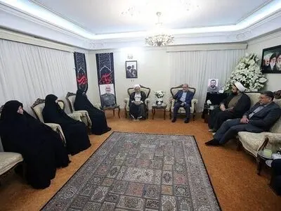 دیدار آملی لاریجانی با خانواده شهید سلامی
