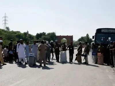 مذاکرات دولت پاکستان با حزب عمران‌خان برای مهار اعتراضات