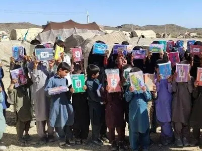 بیش از ۶ هزار بسته لوازم‌‌التحریر بین دانش‌آموزان نیازمند در سه شهرستان استان سیستان‌وبلوچستان توزیع شد