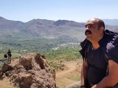 با هزینه شخصی فیلم ساختم و تلویزیون بدون اجازه آن را پخش کرد/ استحصال غیراصولی طلا در قروه موجب شیوع سرطان شده است