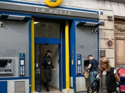 25 countries suspend postal services to US