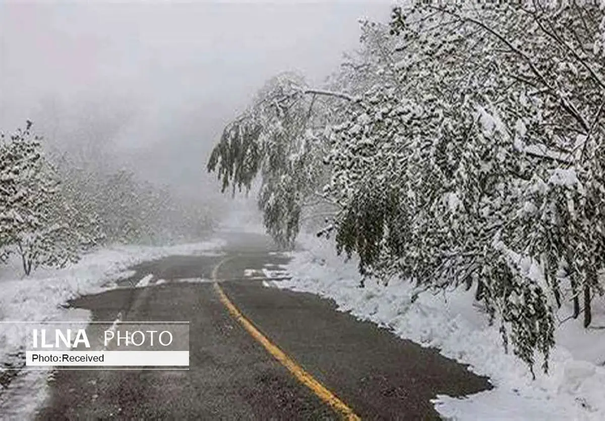 جاده‌های ۱۷ استان بارانی و برفی است