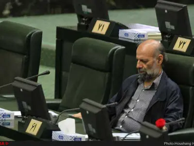 محجوب از توضیحات آوایی قانع شد