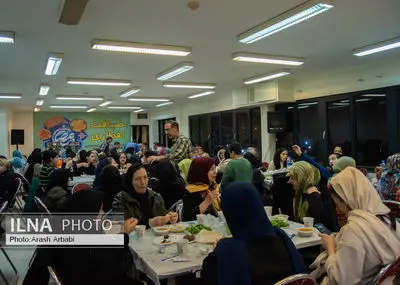  ضیافت افطاری خانه کارگر با حضور  کارگران و بازنشستگان 