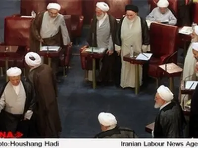 از احترام تمام قد اعضا برای هاشمی تا احترام آیت‌الله برای روحانی