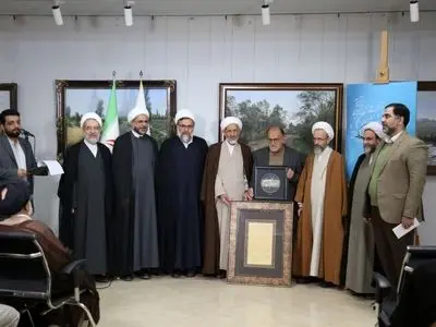 طلبه‌های خوشنویس، عکاس و فیلمساز در تراز جهانی داریم 