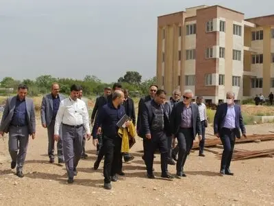 بازدید از ۵ منطقه شهرداری و ایستگاه مترو/ تعیین تکلیف مواردی که سالیان سال بر زمین مانده بود  