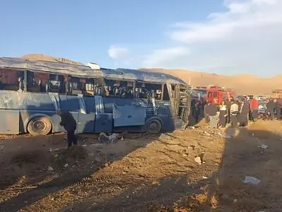 واژگونی اتوبوس در اصفهان ۲ کشته بر جای گذاشت